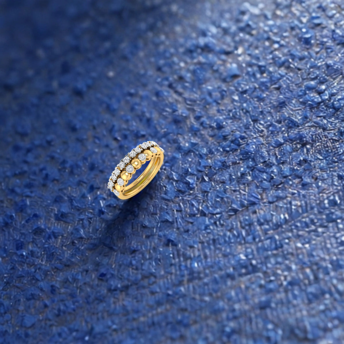 Alternating Gold and Diamond Bezel Ring