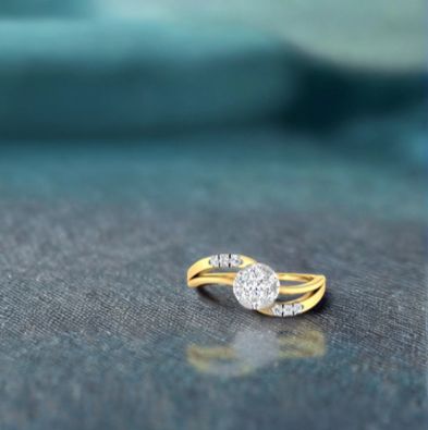 Star Top Diamond Ring